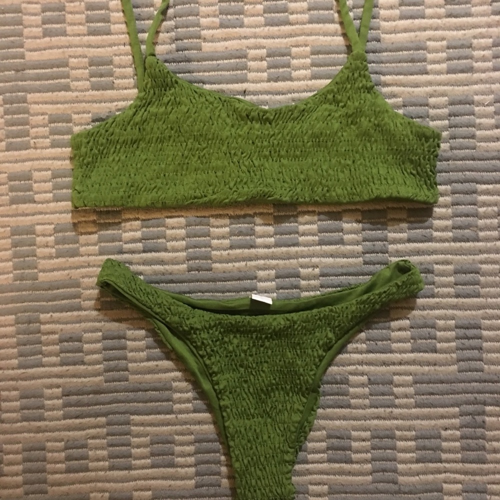 ‼️SOLD‼️Smocked bikini